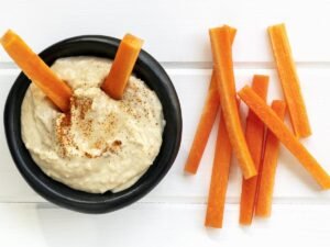 Hummus-with-Carrots