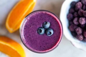 smoothie-with-blueberries