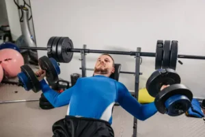 Focus on Strength Training: Building Muscle While Losing Fat